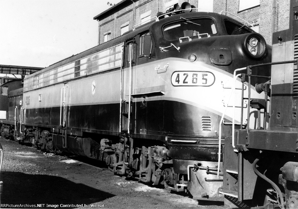 NJT E8A 4285